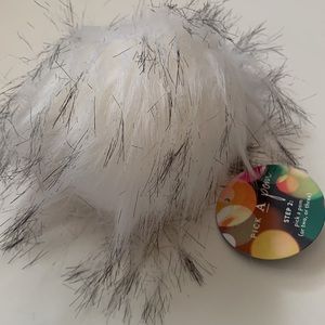 Anthropologie Pick a Pom for Anthro Beanie Base